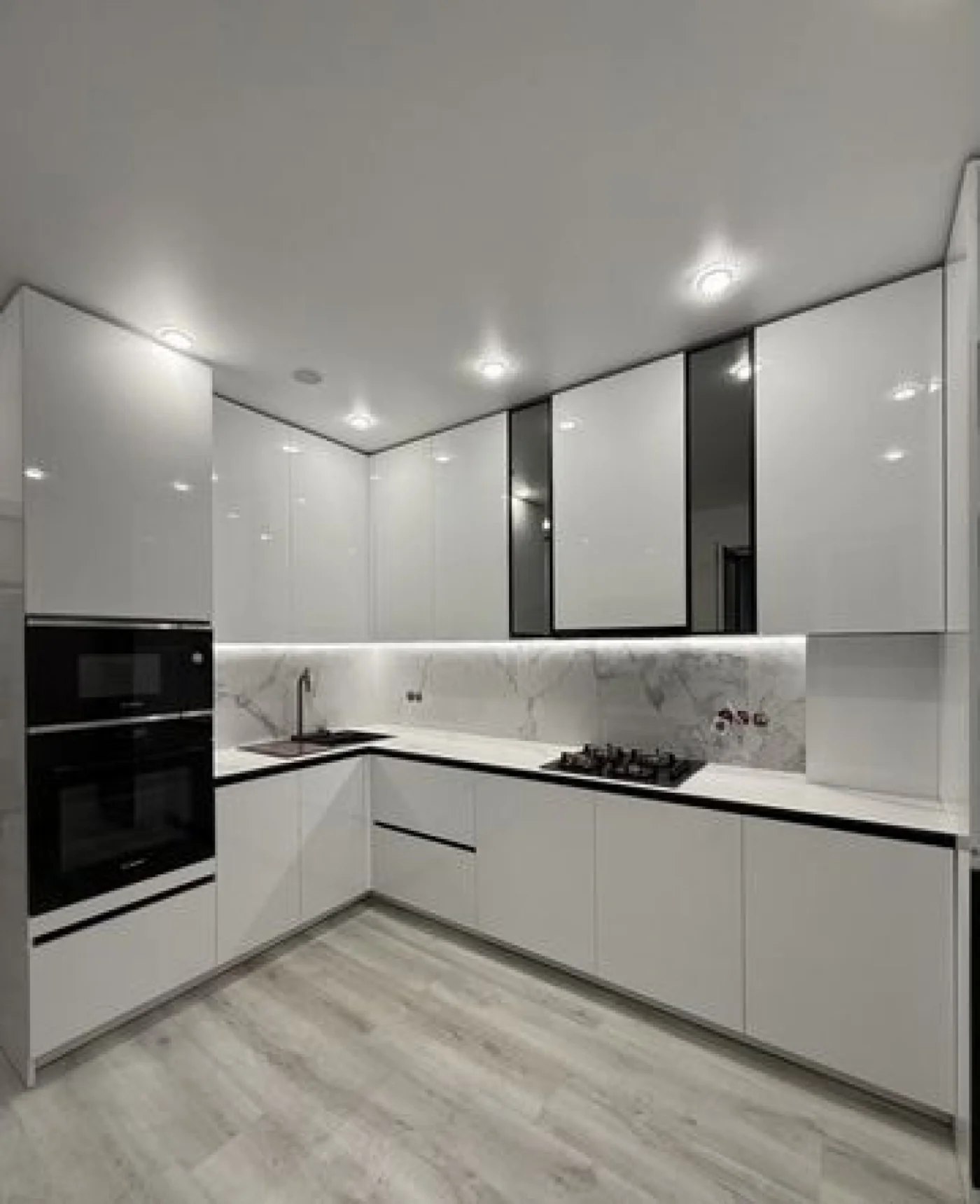 Современная кухня на заказ из ЛДСП и ЛМДФ
